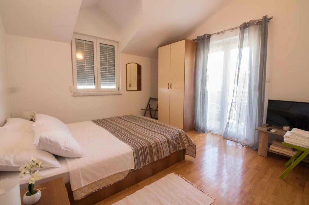 Apartments Luna Sveti Filip i Jakov Exterior photo